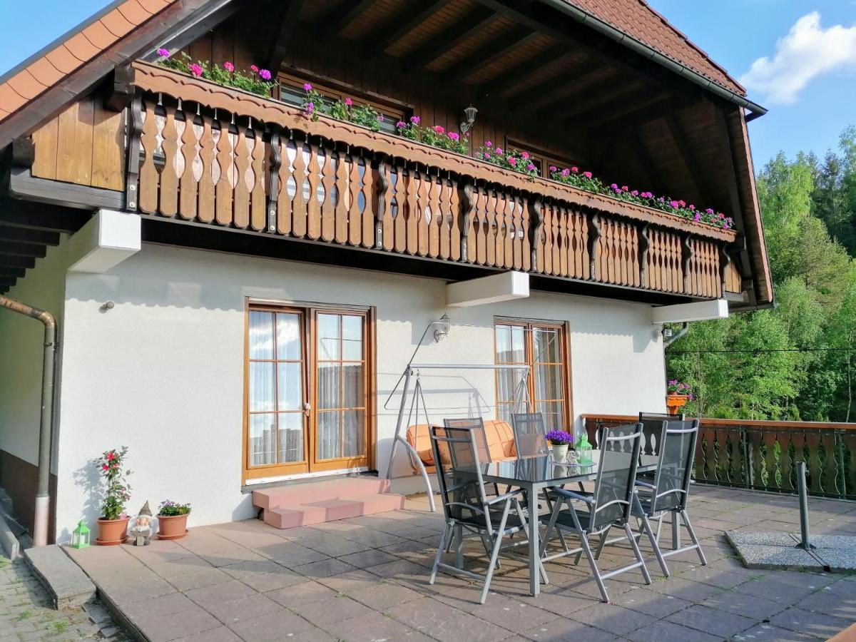 Ferienwohungen Im Kuchersbach Хорнберг Екстериор снимка